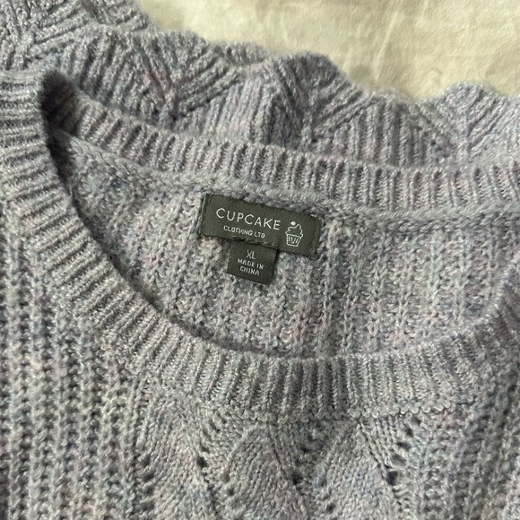 Cupcake light purple sweater - size XL - Picture 3 of 3